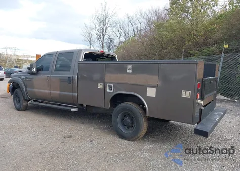 2000 Ford Super Duty F-250 Lariat/Xl/Xlt z USA, uszkodzony, nr VIN 1FTNW21F9YEB14399